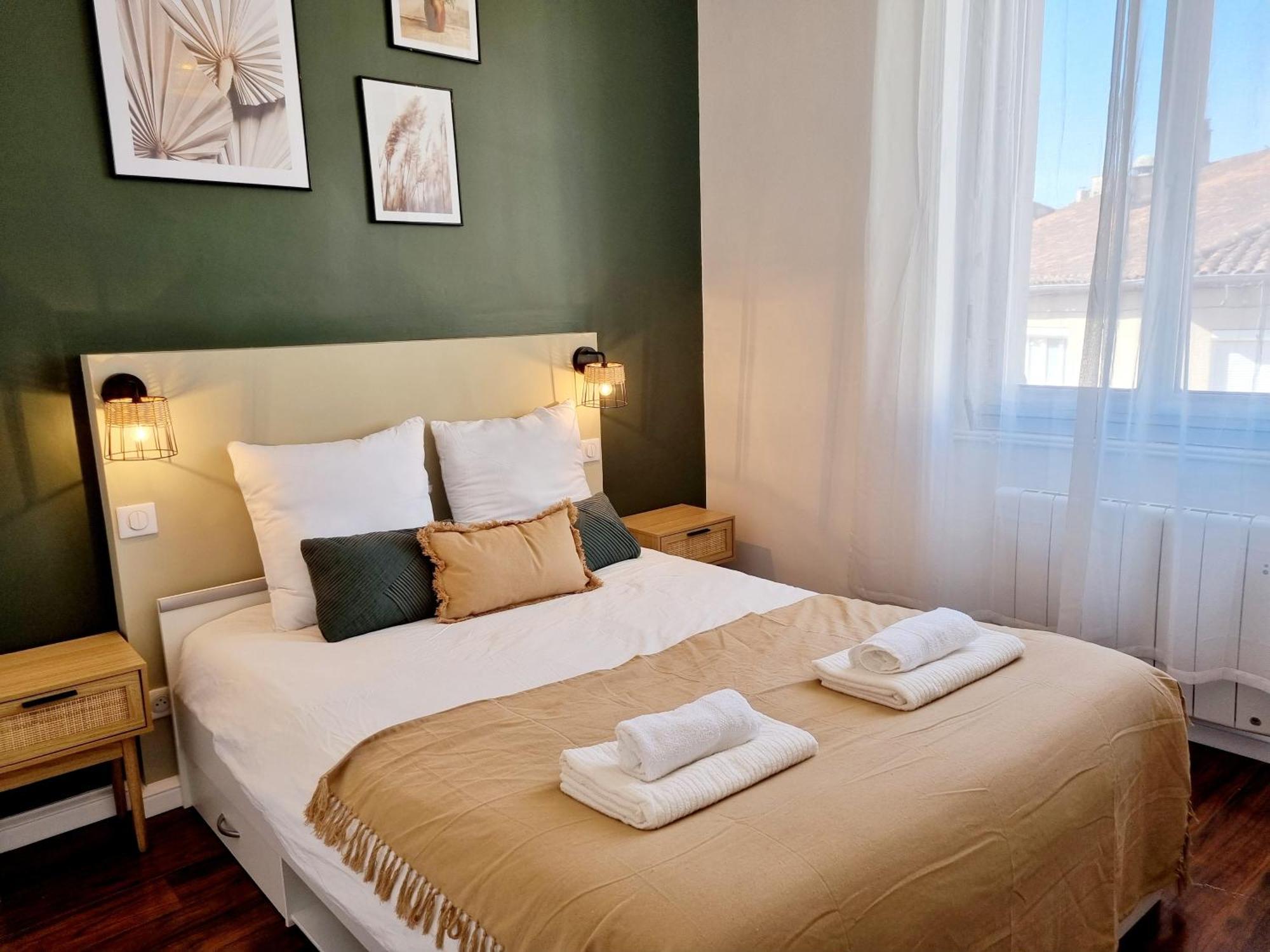 Meublés du chêne vert, cœur de Jarnac Habitación foto