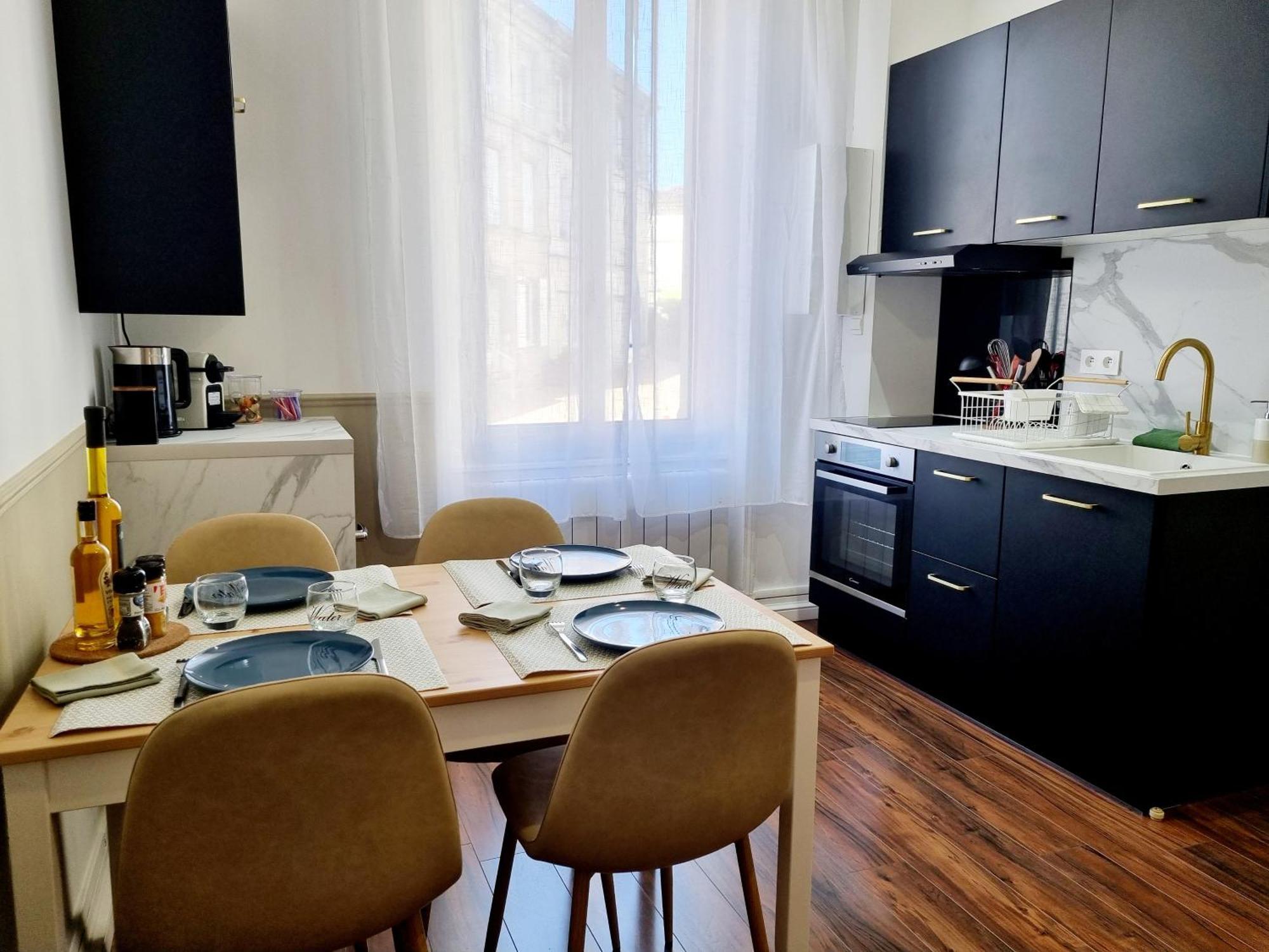 Meublés du chêne vert, cœur de Jarnac Habitación foto